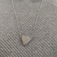 Gravity Art Pendant - Close Up Magic-- New Arrival