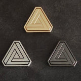 Gravity Art Pendant - Close Up Magic-- New Arrival