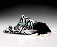 Black & White Gloves To Zebra Streamer - gloves streamer -- Stage Magic - Bemagic
